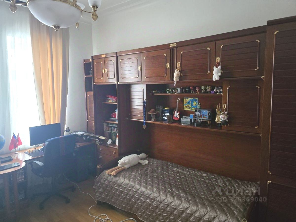 Продажа 4-комн квартиры на вторичном рынке Ленинградский проспект, 62