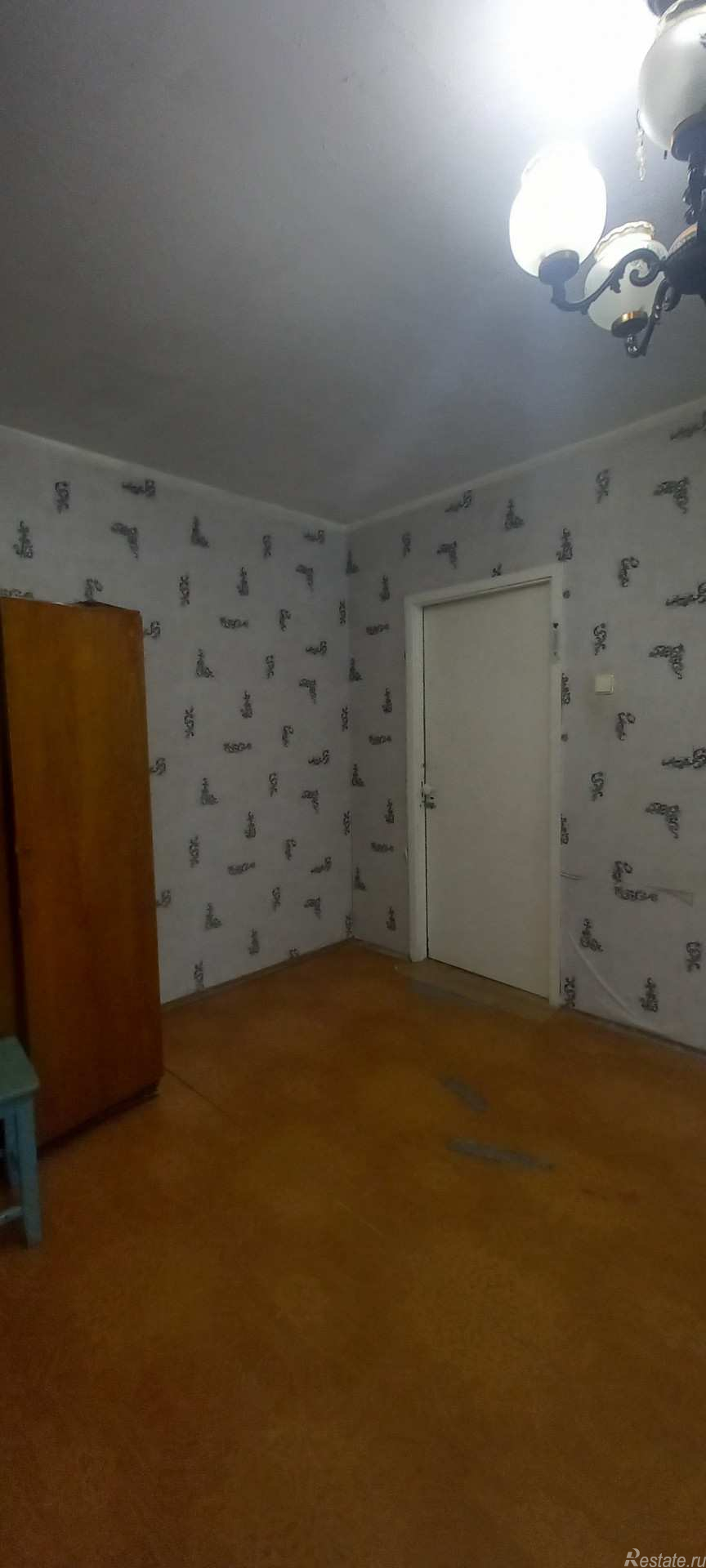 Продажа 2-комн квартиры на вторичном рынке Лётчика Пилютова ул.,  д. 5