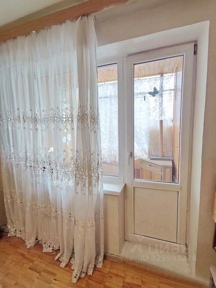 Продажа 3-комн квартиры на вторичном рынке Дзержинский, Поклонная улица, 3