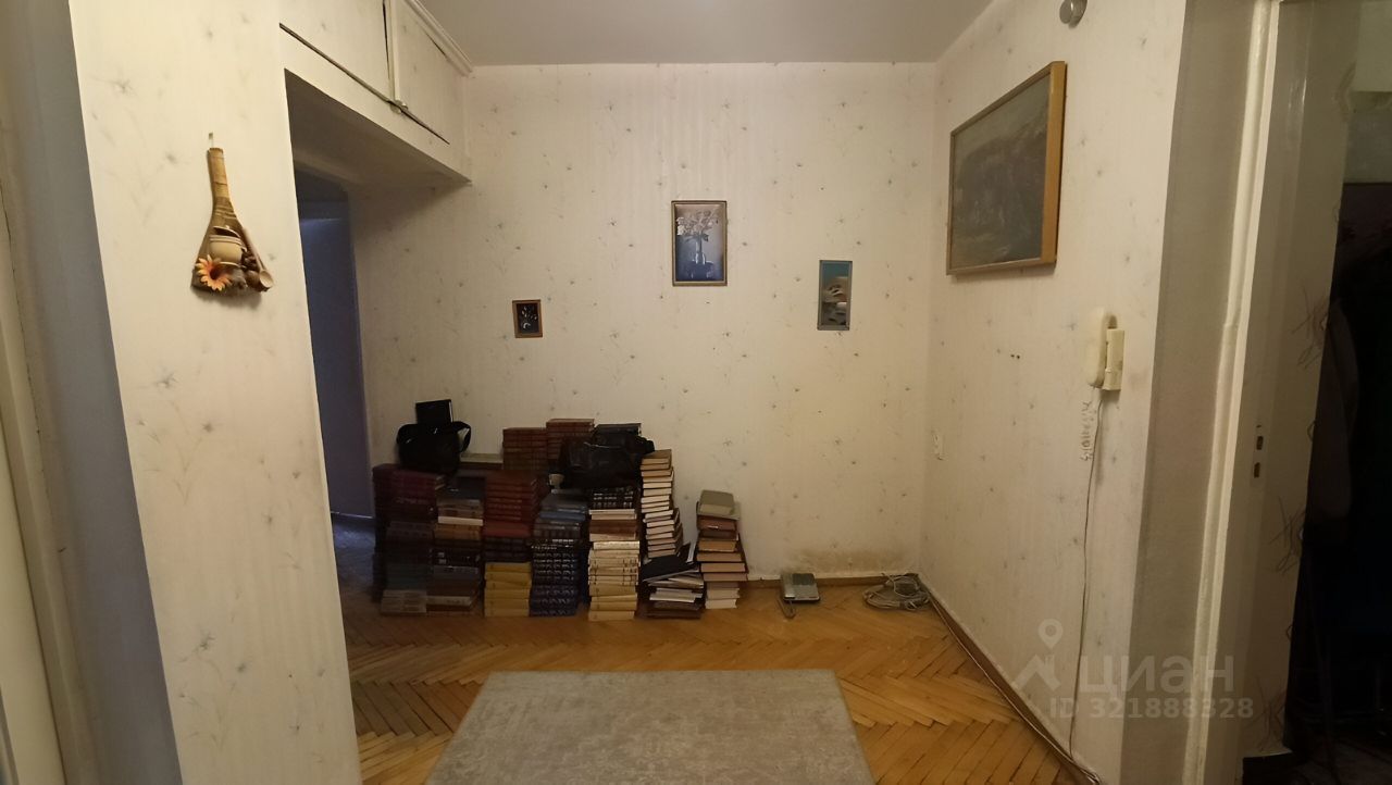 Продажа 3-комн квартиры на вторичном рынке Монино пгт, улица Генерала Дементьева, 3