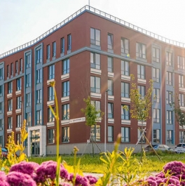 Продажа 1-комн квартиры на вторичном рынке улица Нины Петровой,  д. 7 к1 с1