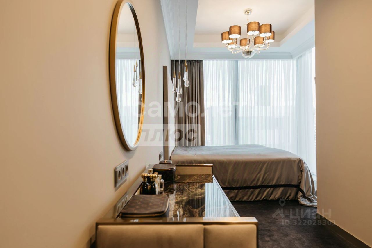 Продажа 4-комн квартиры на вторичном рынке 1-й Красногвардейский проезд, 22с2