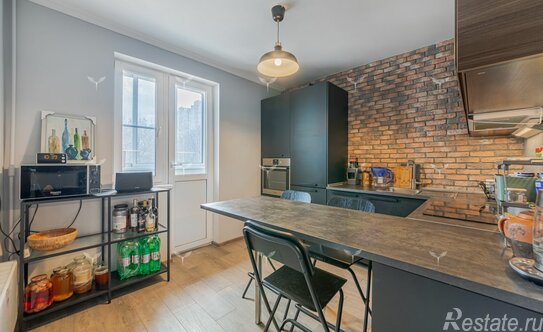 Продажа 3-комн квартиры на вторичном рынке Тарутинская улица,  д. 1