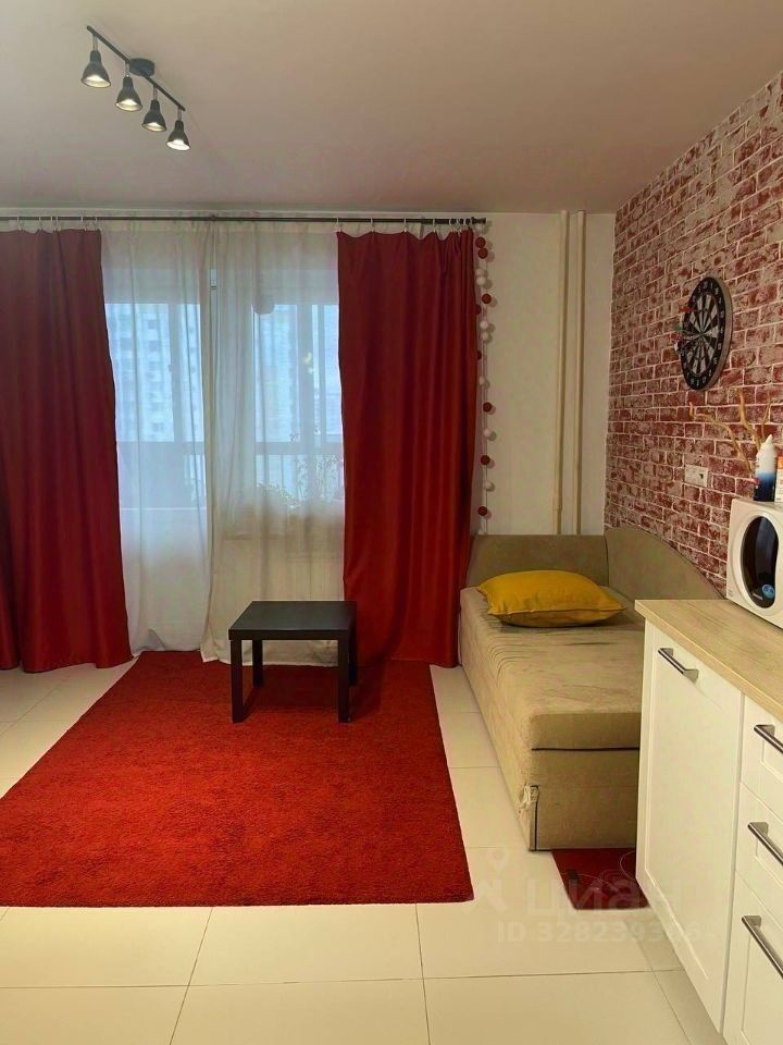 Продажа 2-комн квартиры на вторичном рынке Большая Очаковская улица, 44