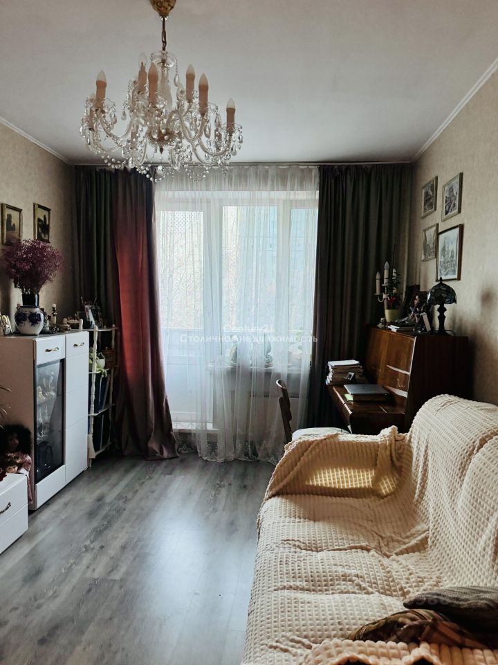Продажа 3-комн квартиры на вторичном рынке Славянский бульвар, 1