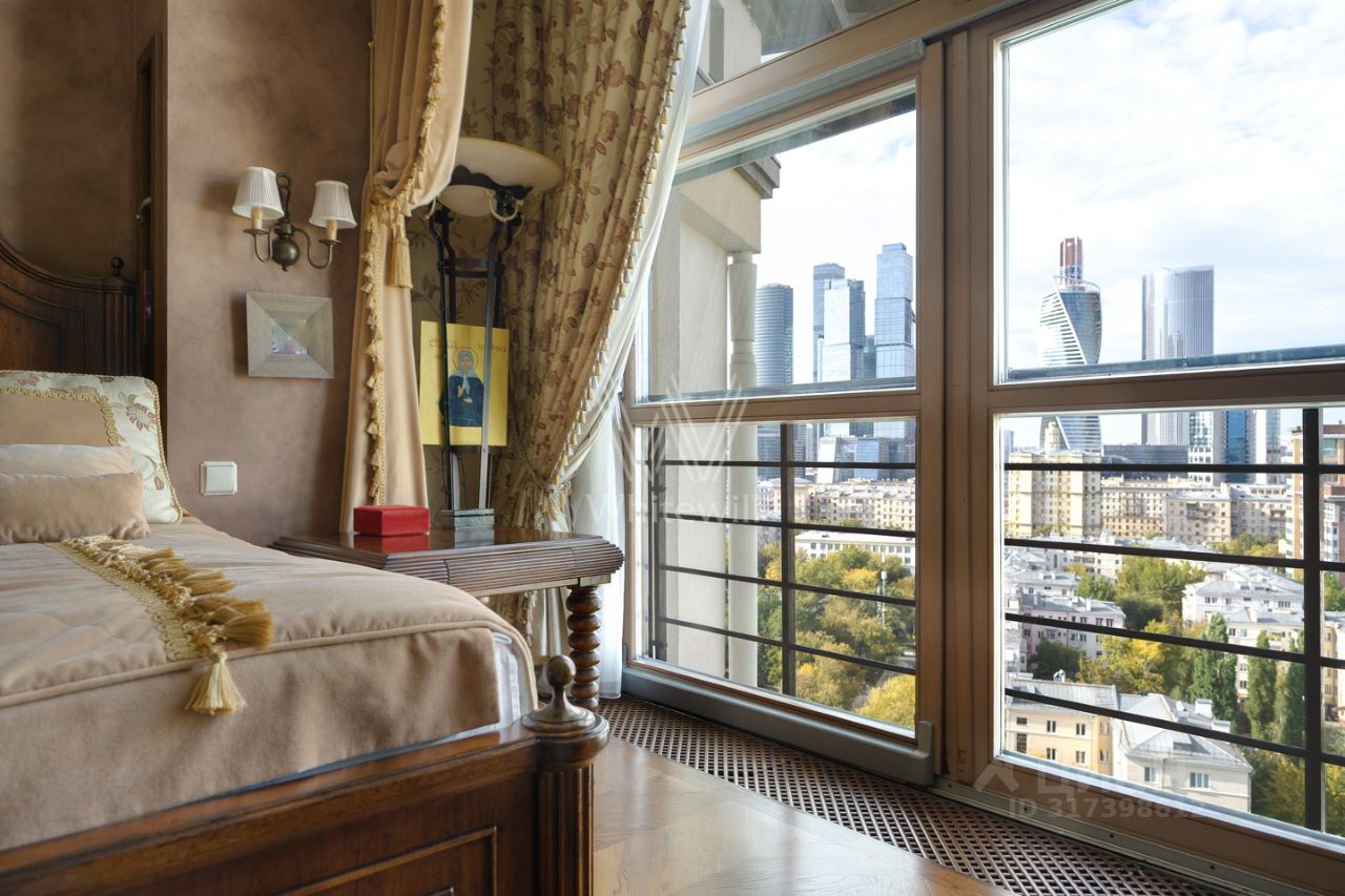 Продажа 4-комн квартиры на вторичном рынке Резервный проезд, 4