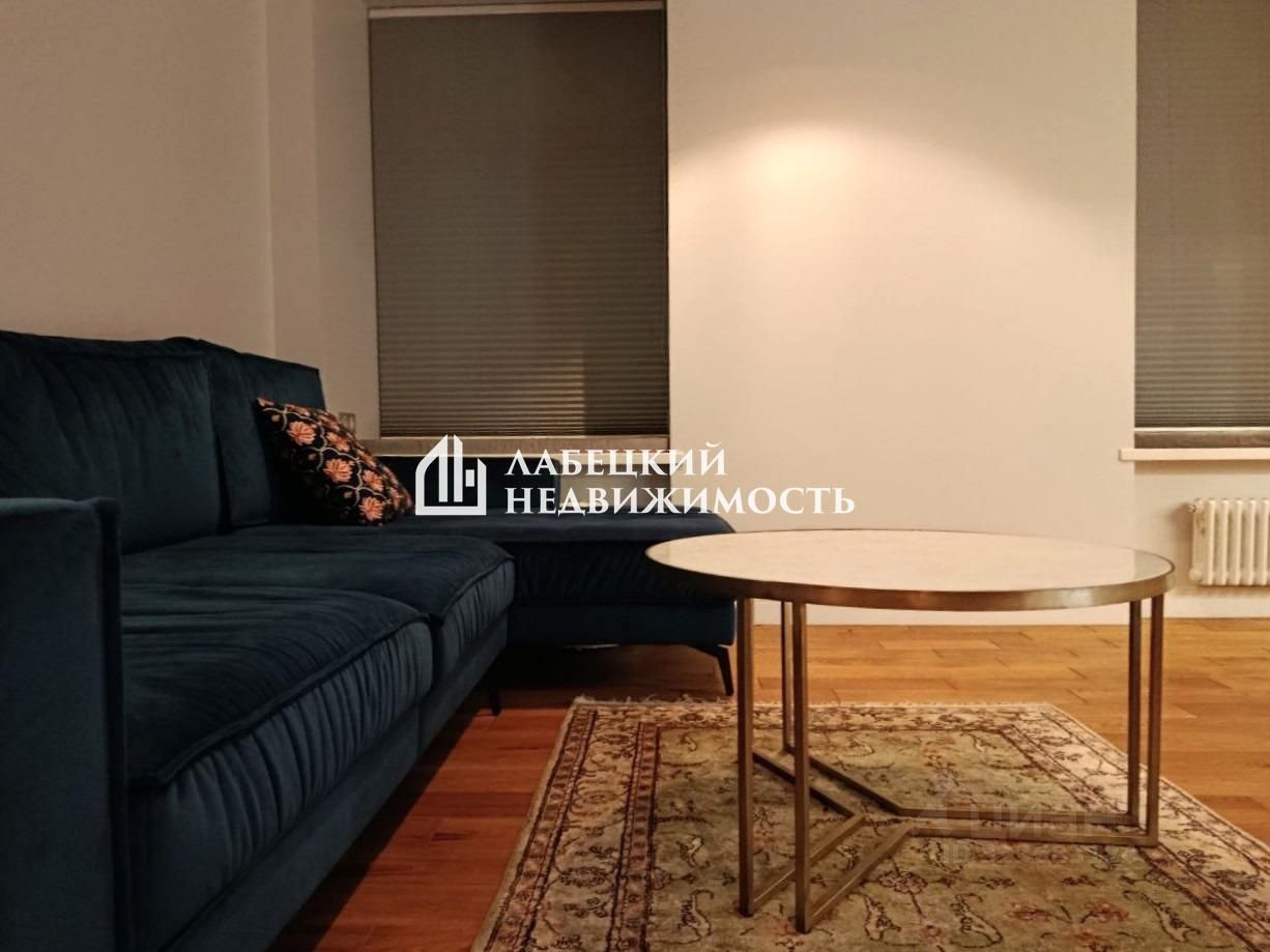 Продажа 2-комн квартиры на вторичном рынке набережная Реки Мойки, 8