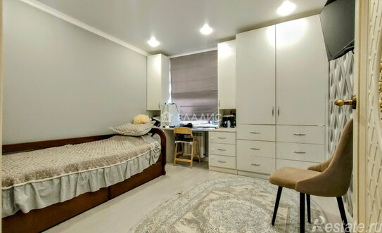 Продажа 3-комн квартиры на вторичном рынке Холодово, Коммунистическая улица,  д. 26