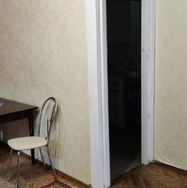 Аренда 2-комн квартиры на вторичном рынке Нагорный б-р,  д. 12