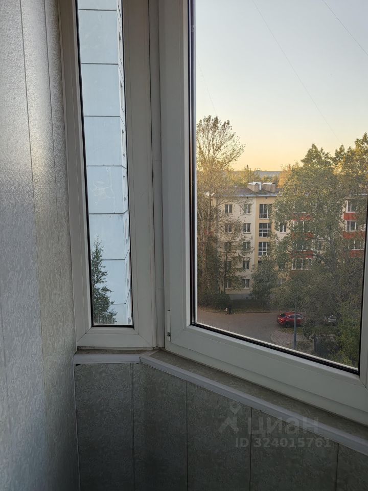 Продажа 3-комн квартиры на вторичном рынке улица Тамбасова, 13К2