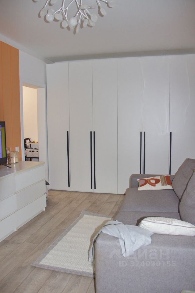 Продажа 2-комн квартиры на вторичном рынке улица Константина Федина, 6