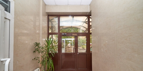 4-комн квартира улица Короленко,  д. 8