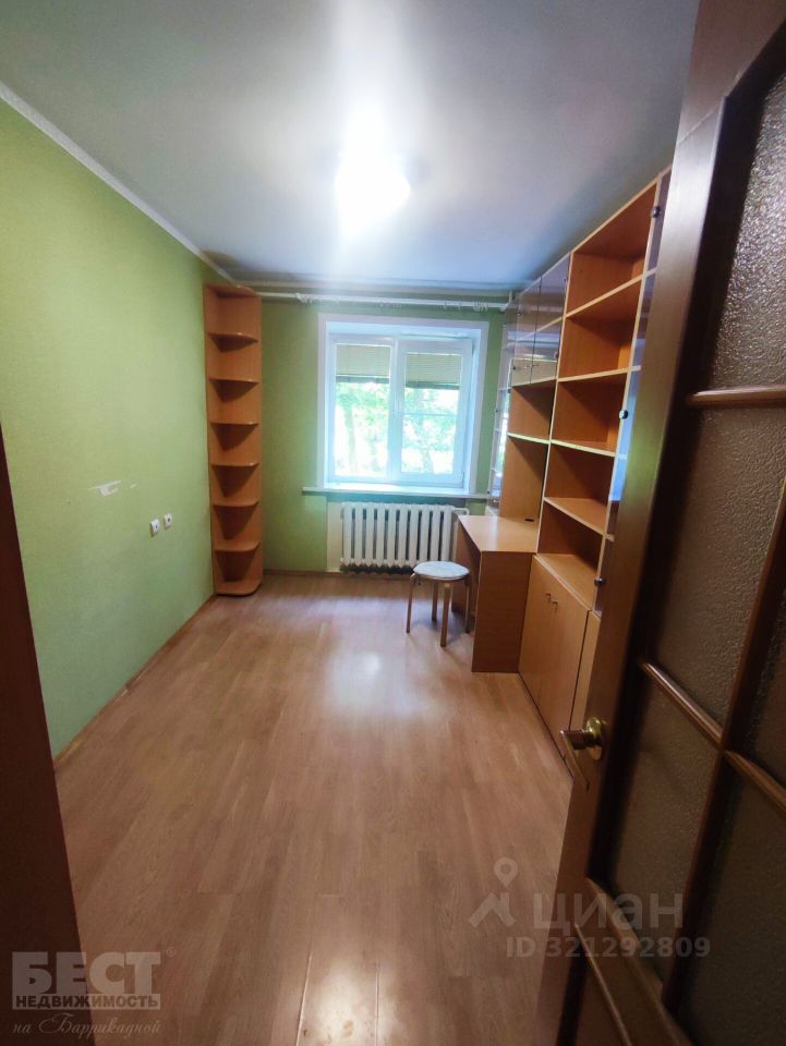 Продажа 3-комн квартиры на вторичном рынке Нахабино пгт, улица Парковая, 3