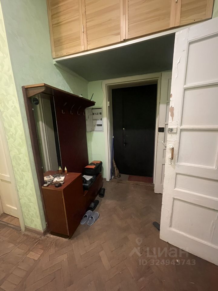 Продажа 3-комн квартиры на вторичном рынке пос. Стрельна, Санкт-Петербургское шоссе, 69