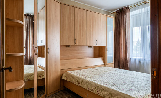 Продажа 3-комн квартиры на вторичном рынке Художников пр-кт,  д. 33,  к. 4