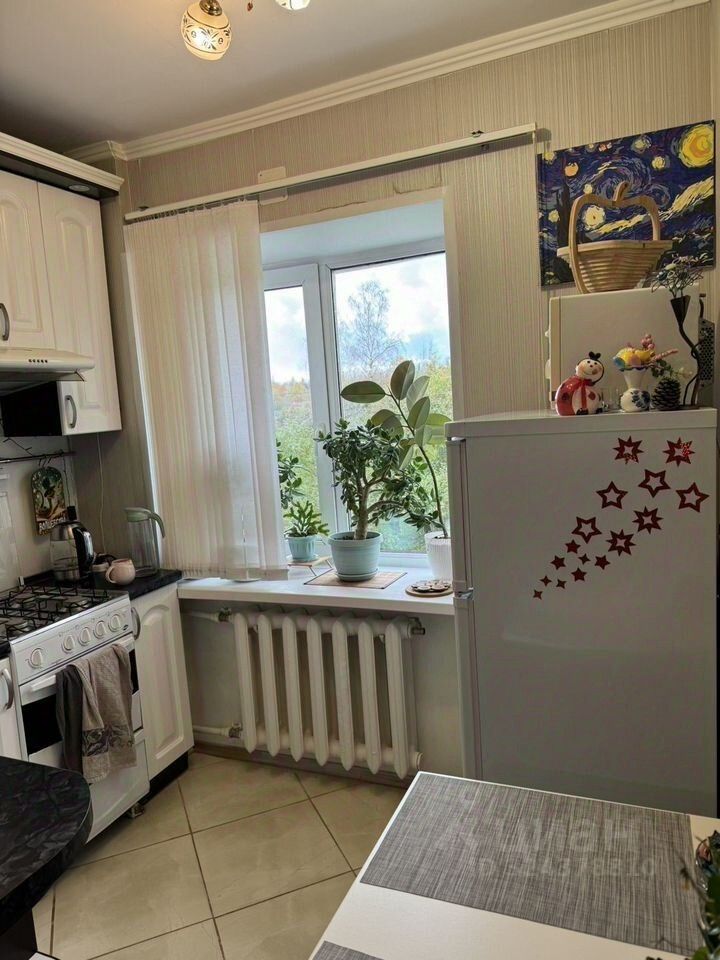 Продажа 2-комн квартиры на вторичном рынке Рябово городской поселок, улица Школьная, 8