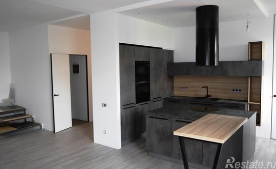 Продажа 4-комн квартиры на вторичном рынке Международный, ул Береговая,  д. 5