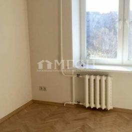 Продажа 2-комн квартиры на вторичном рынке улица Мустая Карима,  д. 12