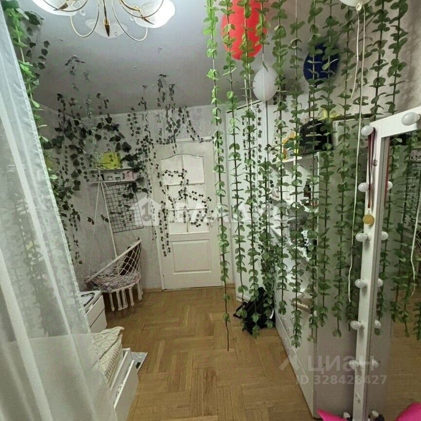 Продажа 3-комн квартиры на вторичном рынке Софийская улица, 57