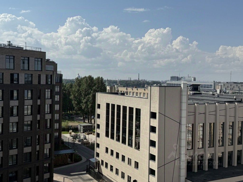 Продажа 2-комн квартиры на вторичном рынке улица Стахановцев, 1