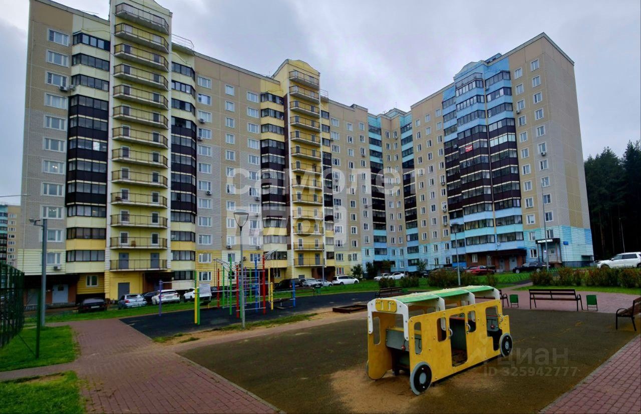 Продажа 2-комн квартиры на вторичном рынке Высокие Жаворонки ЖК, д. Малые Вяземы,  д. 7