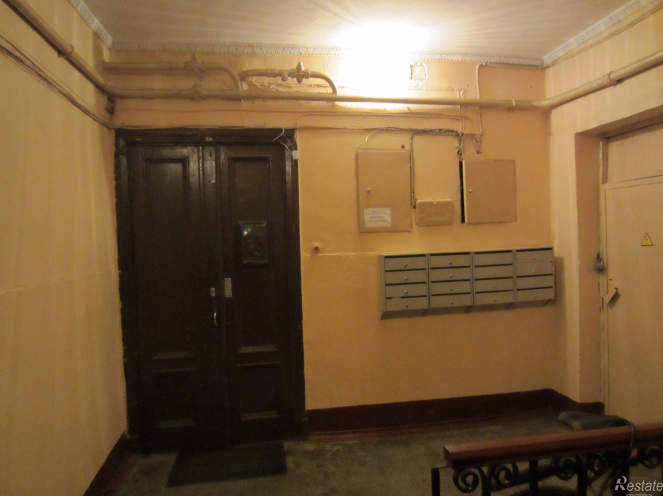 Продажа 2-комн квартиры на вторичном рынке Сестрорецкая ул ,  д. 3