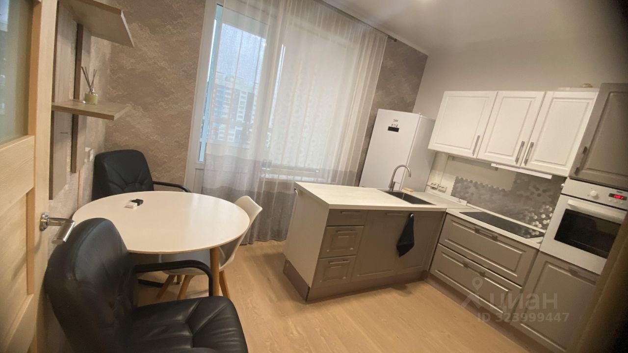 Аренда 1-комн квартиры на вторичном рынке Комендантский проспект, 64к1