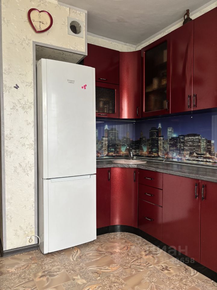 Продажа 2-комн квартиры на вторичном рынке улица Авиаторов, 12