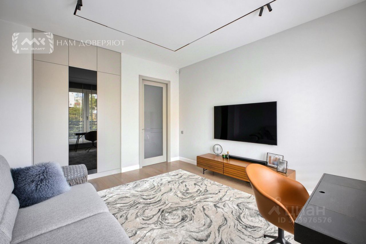 Продажа 2-комн квартиры на вторичном рынке Спортивная улица, 2