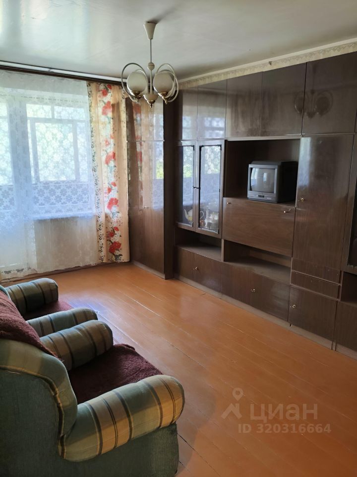 Продажа 2-комн квартиры на вторичном рынке д. Большое Грызлово, 5