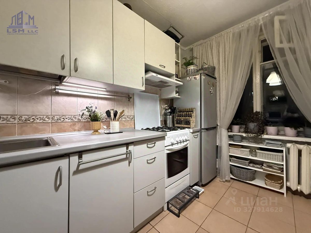 Продажа 2-комн квартиры на вторичном рынке улица Стойкости, 14