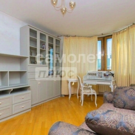 Продажа 4-комн квартиры на вторичном рынке ул Зоологическая,  д. 22