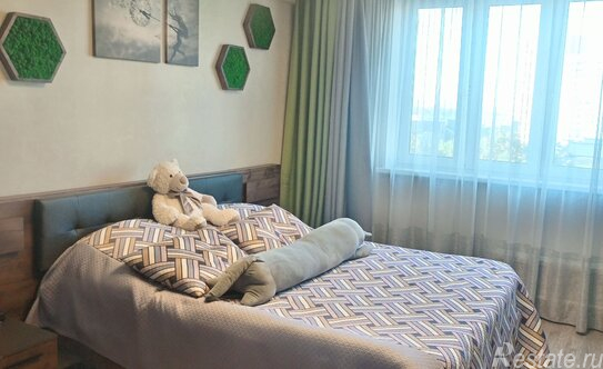 Продажа 2-комн квартиры на вторичном рынке улица Авиаторов,  д. 12