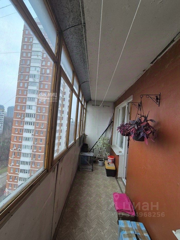 Продажа 1-комн квартиры на вторичном рынке Веерная улица, 46