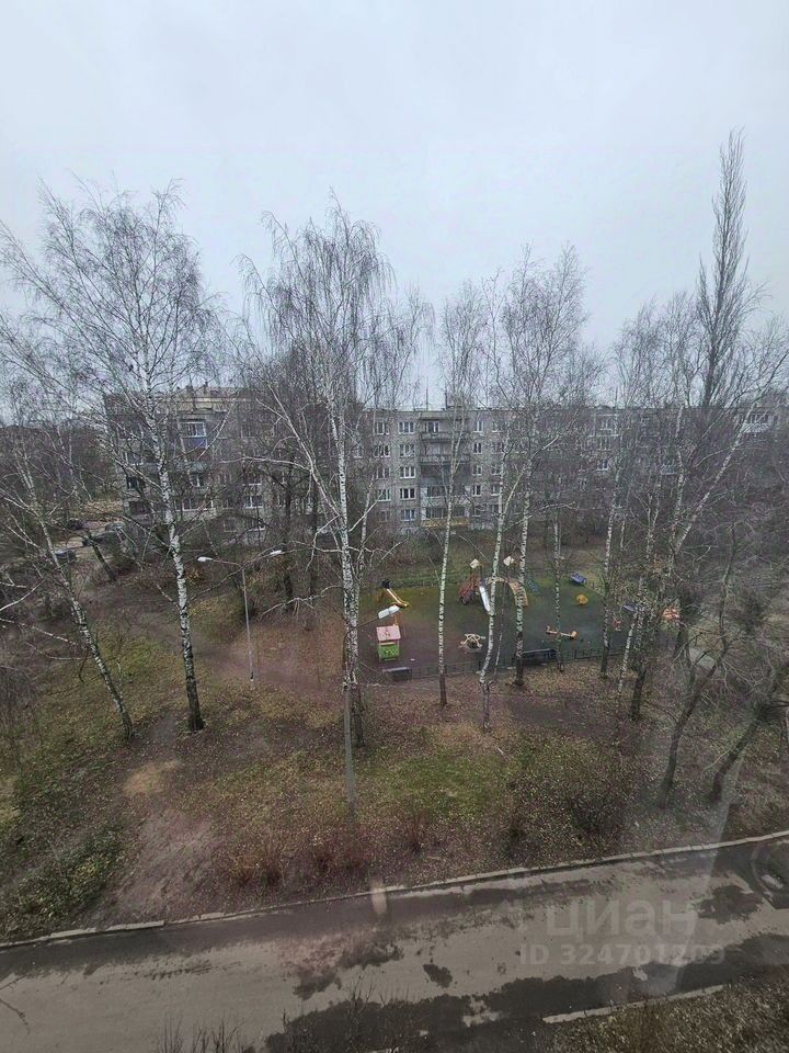 Продажа 2-комн квартиры на вторичном рынке Лосино-Петровский, Октябрьская улица, 11