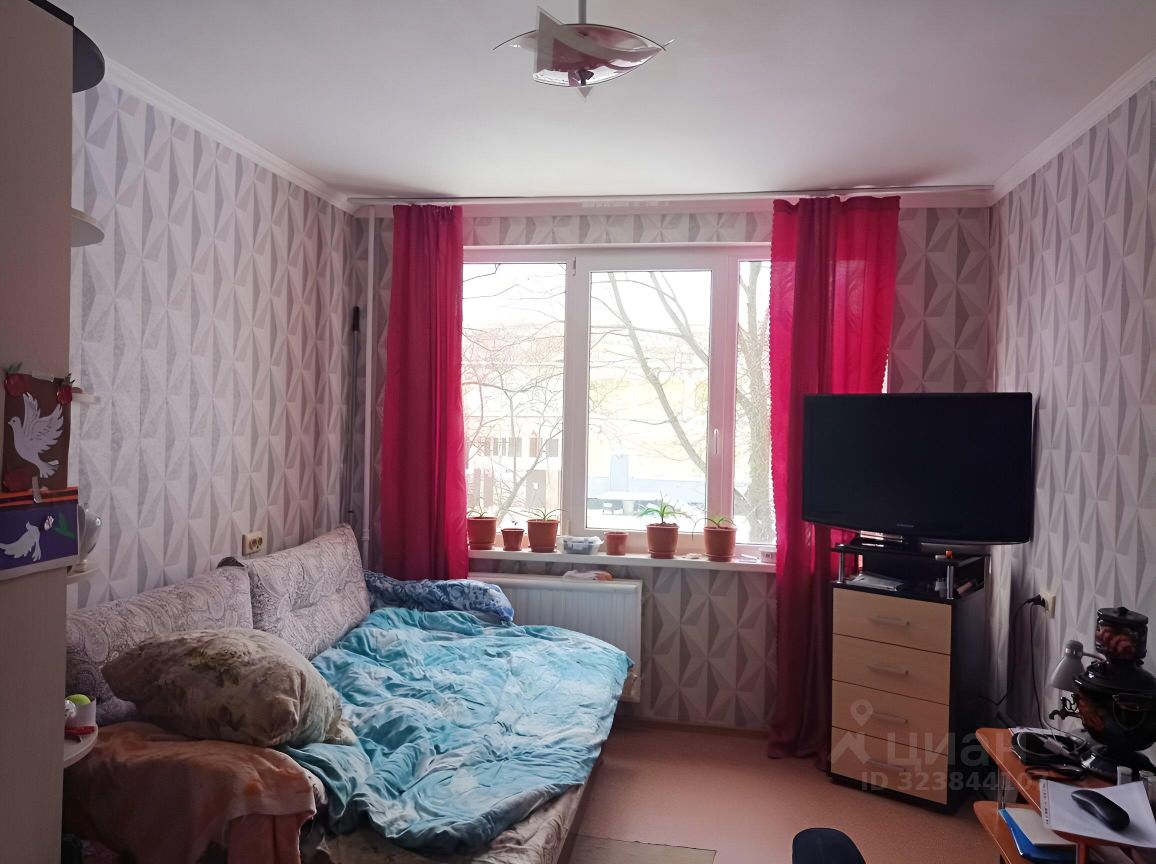 Продажа комнаты проспект Славы, 25