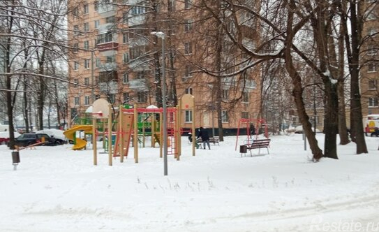 Продажа 2-комн квартиры на вторичном рынке проезд Дежнёва,  д. 18