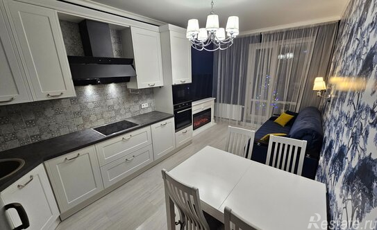 Продажа 3-комн квартиры на вторичном рынке улица Фёдора Котанова,  д. 3 к2