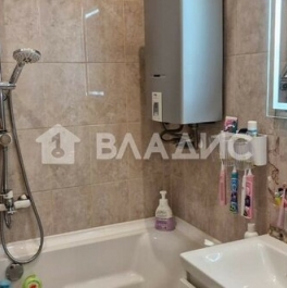 Продажа 2-комн квартиры на вторичном рынке улица Стахановцев,  д. 10 к3