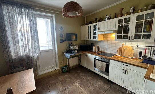 Продажа 2-комн квартиры на вторичном рынке Новомарьинская улица,  д. 18