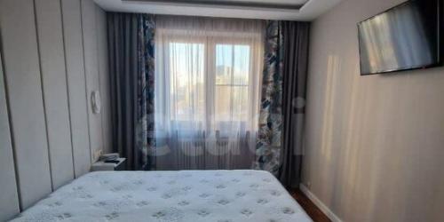 3-комн квартира улица Академика Анохина,  д. 54