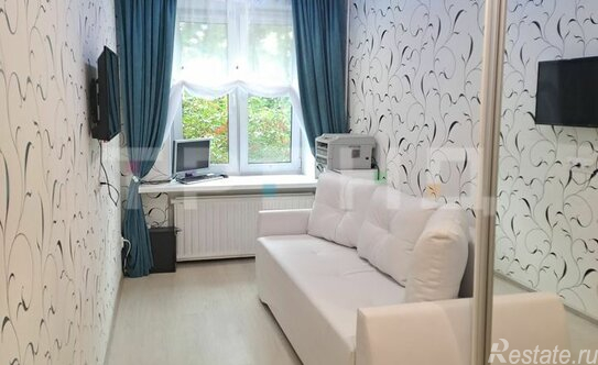 Продажа 3-комн квартиры на вторичном рынке улица Володарского,  д. 52