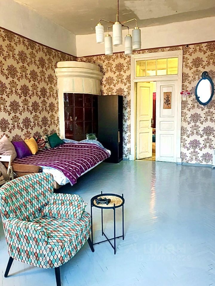 Продажа 2-комн квартиры на вторичном рынке Невский проспект, 108