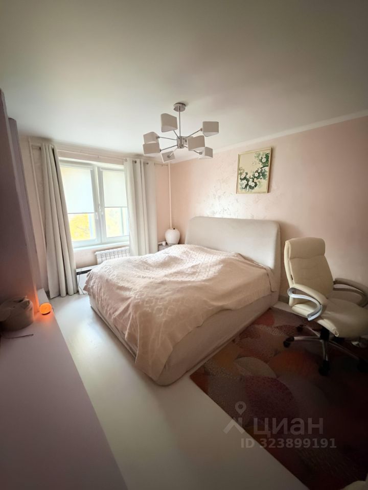 Продажа 3-комн квартиры на вторичном рынке улица Яблочкова, 36