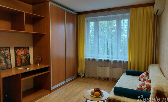 Продажа 1-комн квартиры на вторичном рынке б-р Генерала Карбышева,  д. 14