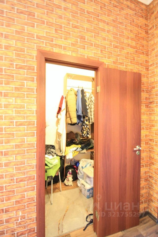 Продажа комнаты Большеохтинский проспект, 7к1