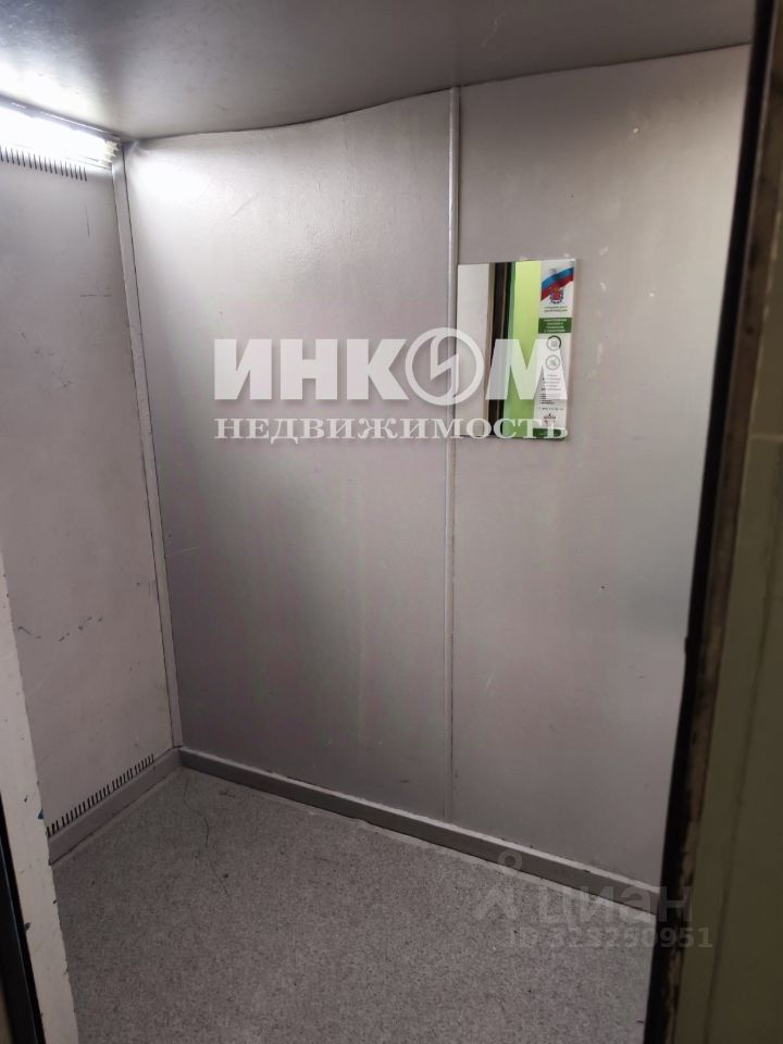 Продажа 2-комн квартиры на вторичном рынке улица Генерала Тюленева, 17