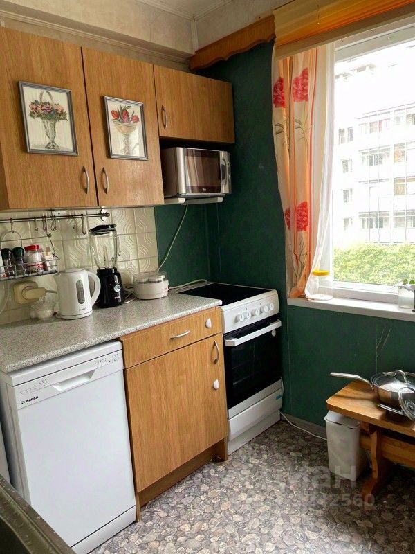 Продажа 3-комн квартиры на вторичном рынке улица Шаврова, 7К1