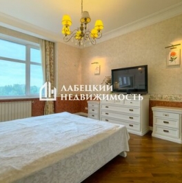 Продажа 4-комн квартиры на вторичном рынке улица Маршала Соколовского,  д. 5
