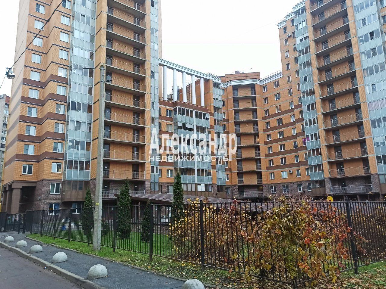 Продажа 3-комн квартиры на вторичном рынке улица Седова, 42К2